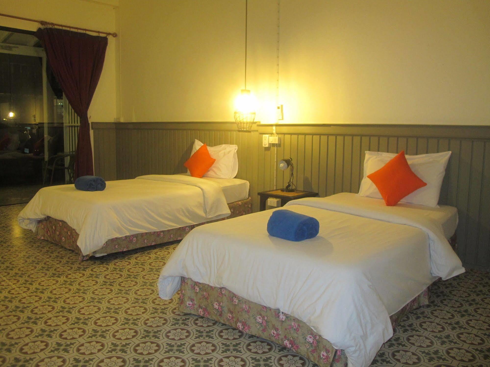 Sunshine Inn Resort 카오락 외부 사진